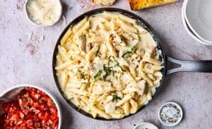 پاستا چیکن آلفردو