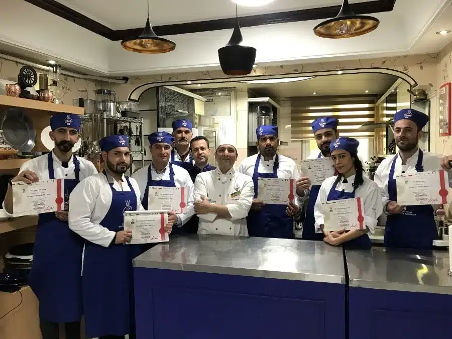 مزایا و کاربرد مدرک آشپزی فنی و حرفه‌ای