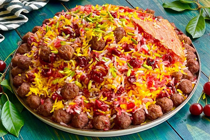 طرز تهیه آلبالو پلو مجلسی با گوشت قلقلی